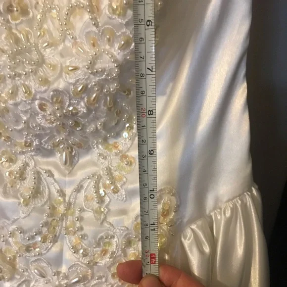 Vintage Alfred Angelo Beautiful Sequined Full Length Puff Sleeved Wedding Gown. - Picture 3 of 17